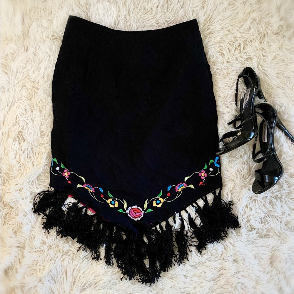 ‼️ Vintage 90’s GUESS Skirt 😍💃 (GREAT Condition)